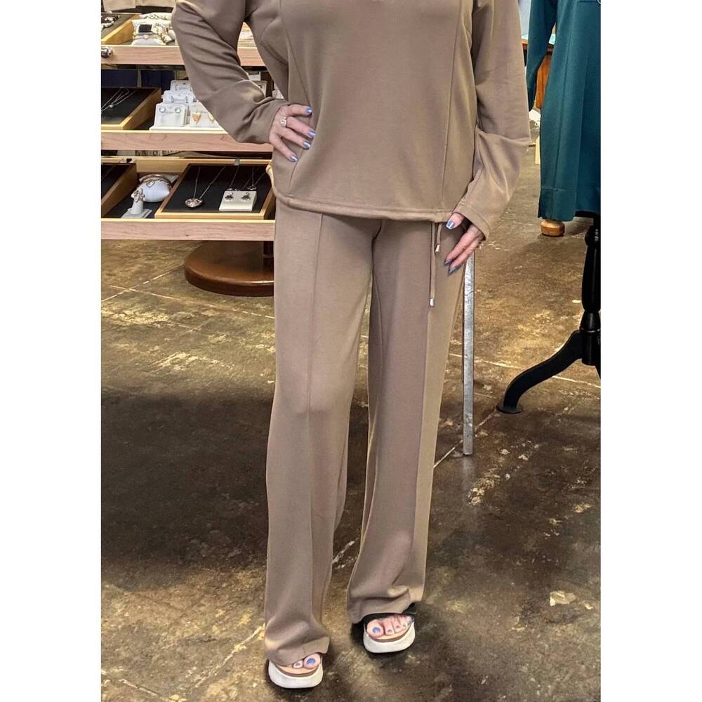 NEW PICADILLY wide-leg center seamed pants in praline